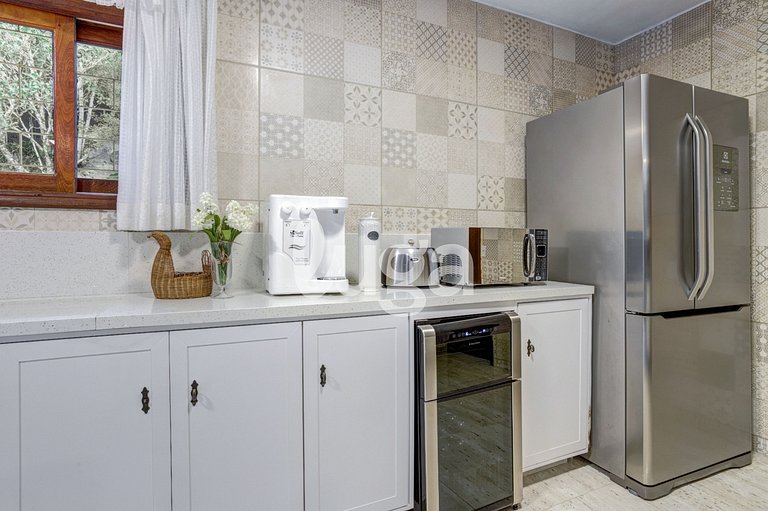 Four Seasons Farm | Peace & Nature Retreat