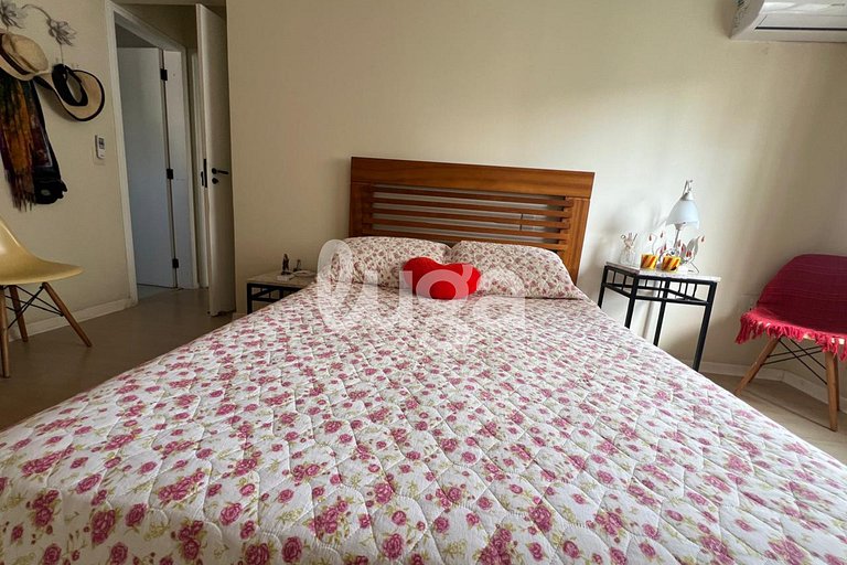 Apartamento no Centro de BC / 450m da praia