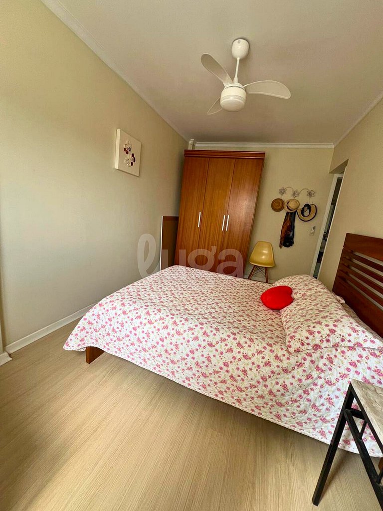 Apartamento no Centro de BC / 450m da praia