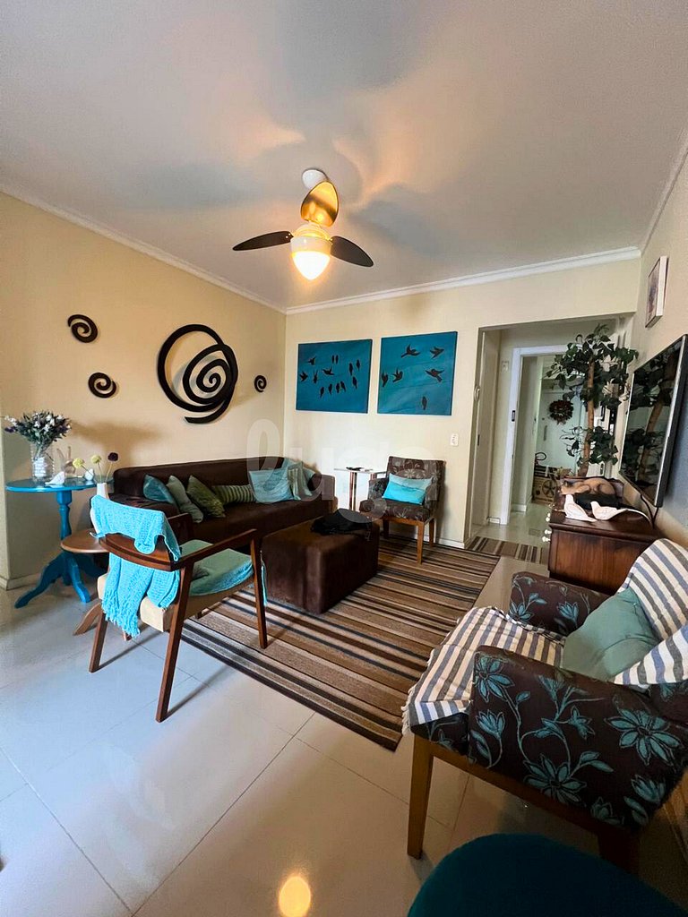 Apartamento no Centro de BC / 450m da praia