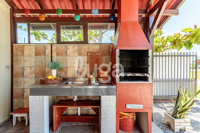 Casa Pinheira | Comfort and Beach 3 Minutes Away