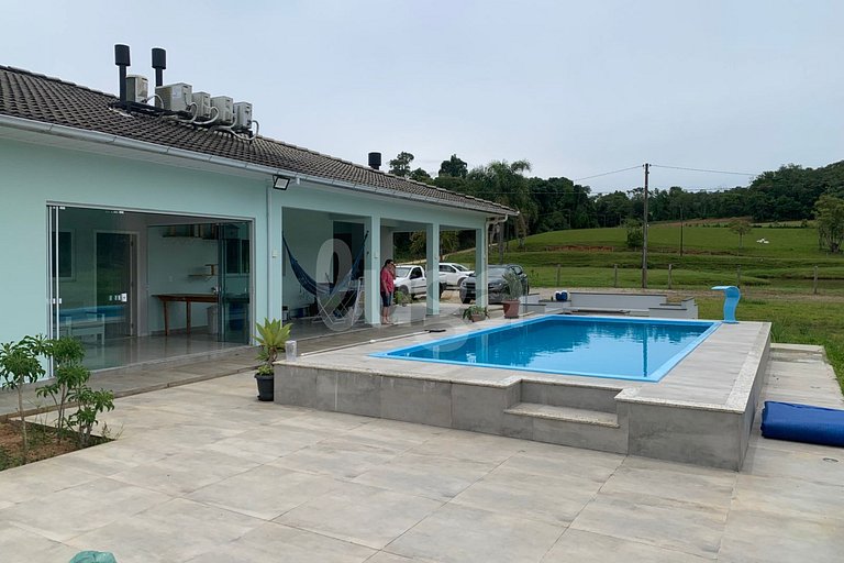 LUGA Refúgio em Cocal do Sul com Piscina