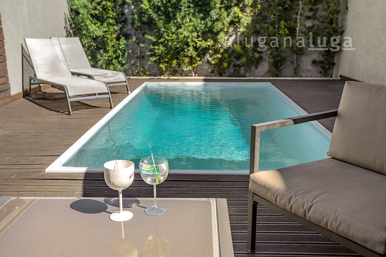 LUGA Vacation Home with Pool and Jacuzzi