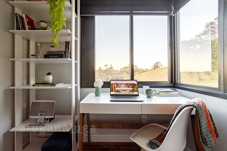 Mountain Paradise with Hot Tub