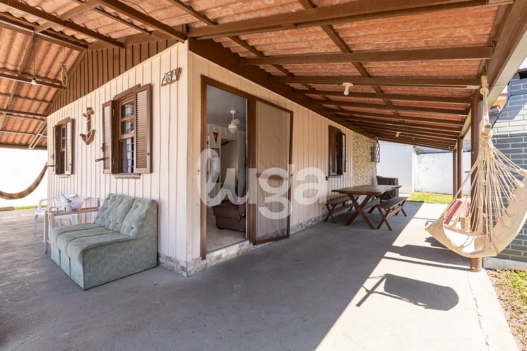 Casa con Piscina: Vacaciones Relajantes en Pontal