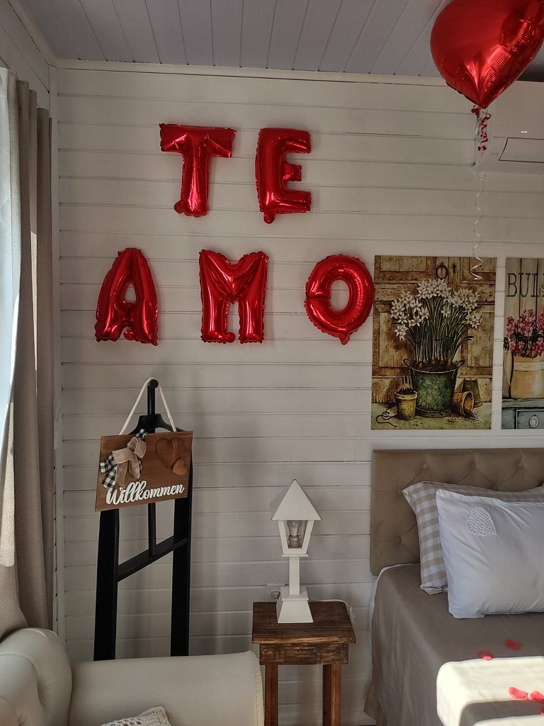 Heart Cabin: Romance, Bathtub & Nature