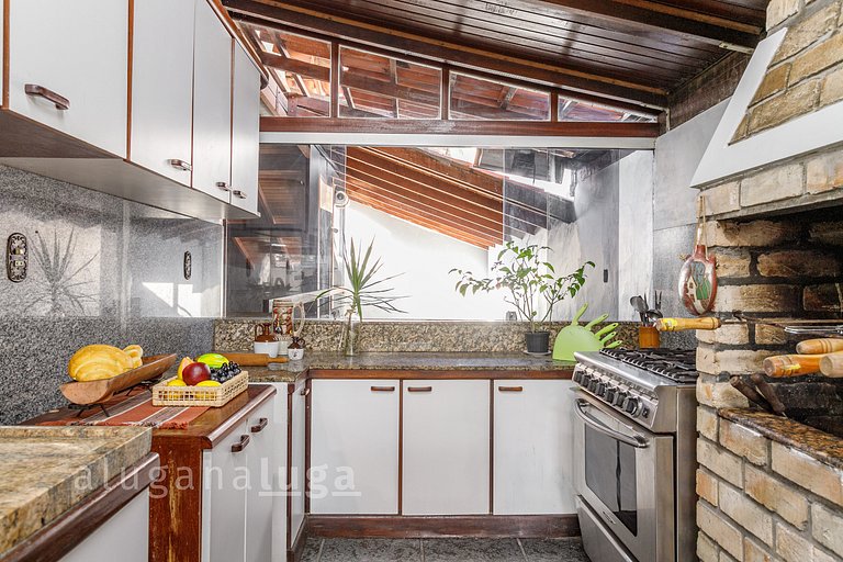 LUGA | Casa bien ubicada en Lagoa da Conceição