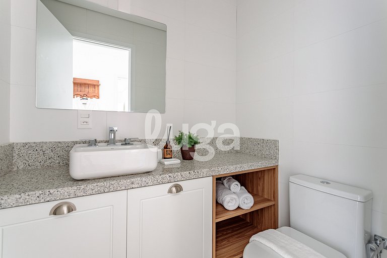 LUGA Beachfront Apartment 1 Minute from the Beach