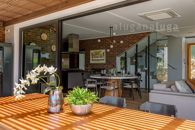 LUGA Casa sofisticada con vista panorámica