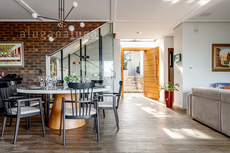 LUGA Casa Sofisticada com Vista Panorâmica