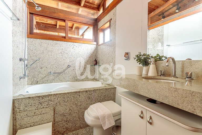 LUGA | Rustic House Near Praia do Rosa