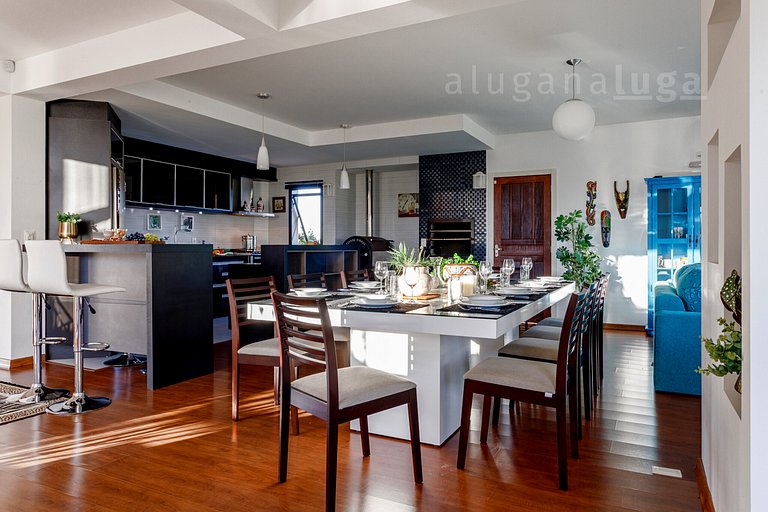 LUGA Exclusive Mansion with Panoramic View