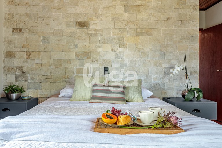 LUGA Farm House | Sea, City & Mountain View