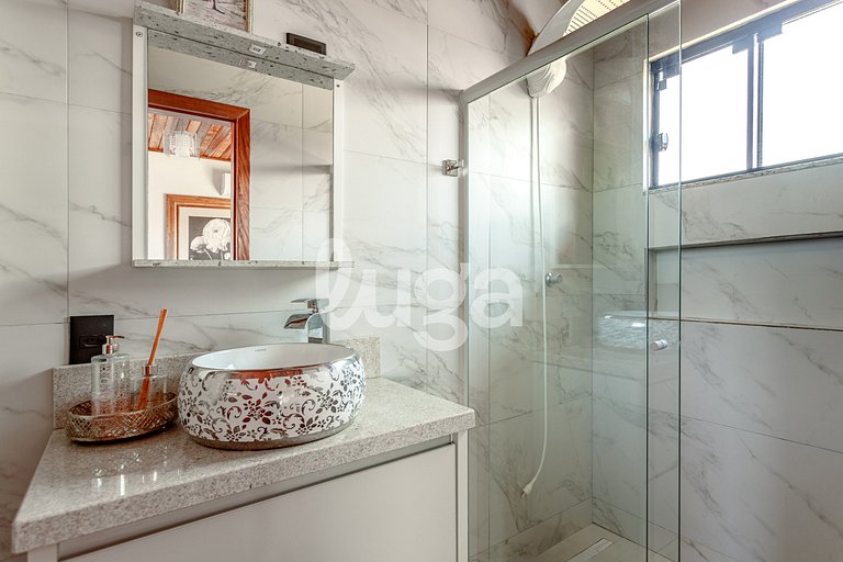 LUGA Farm House | Sea, City & Mountain View