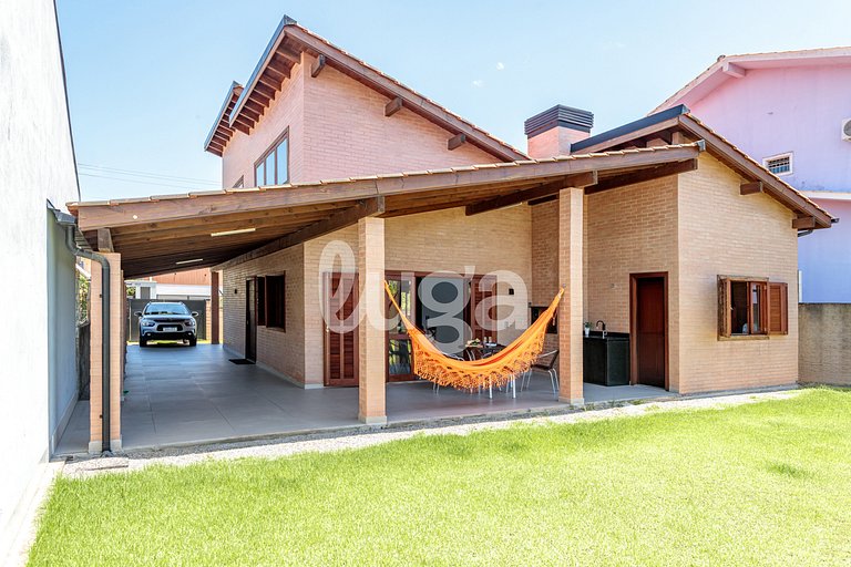 LUGA Cozy House 450m from the beach