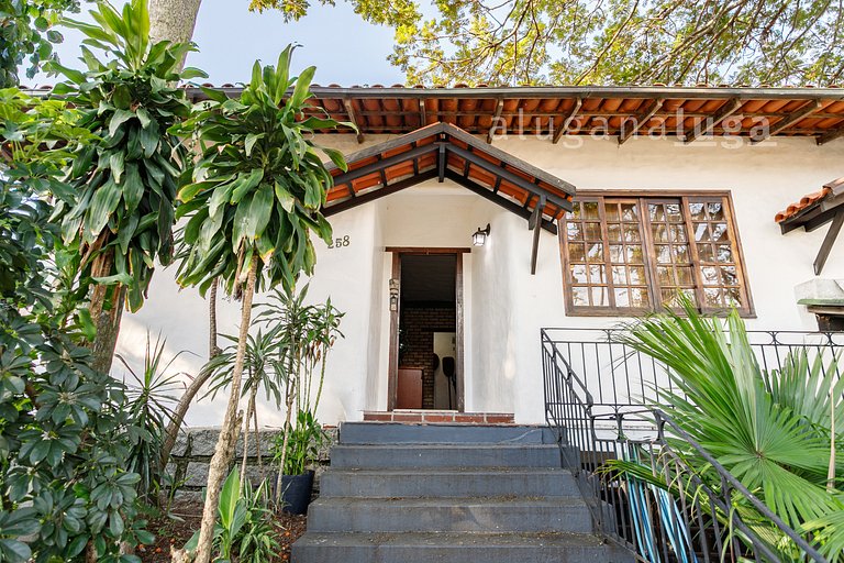 LUGA | Casa bien ubicada en Lagoa da Conceição