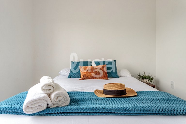 LUGA: Casa Sol – Spacious Home 350m from the Beach