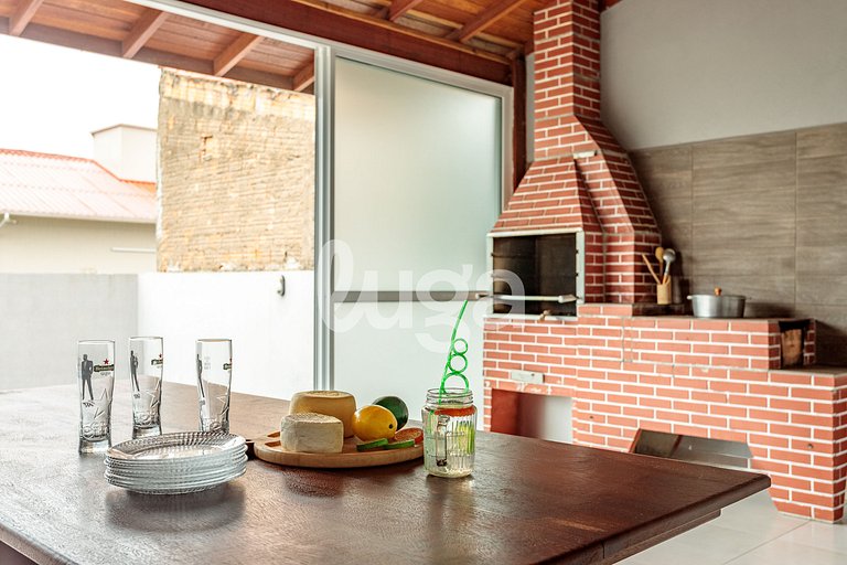 LUGA: Casa Sol – Spacious Home 350m from the Beach