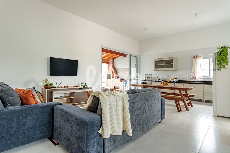 LUGA: Casa Sol – Spacious Home 350m from the Beach