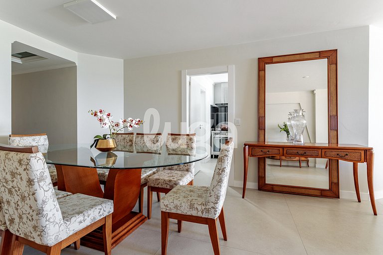 Maritime Retreat 1min from the Beach – BC