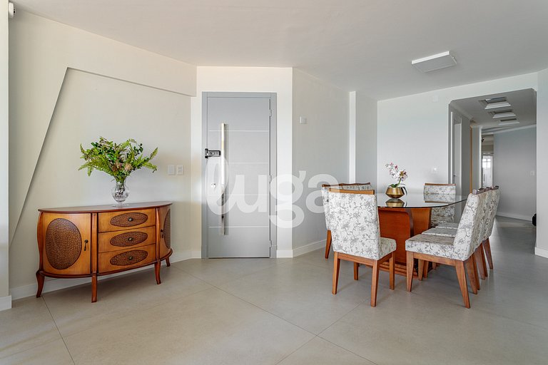 Maritime Retreat 1min from the Beach – BC