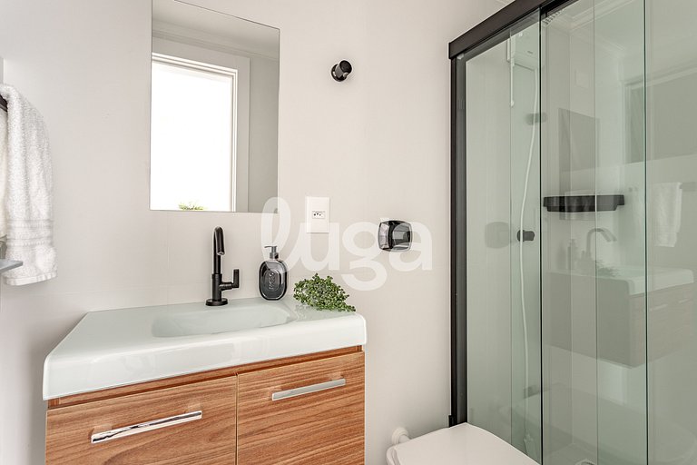 Maritime Retreat 1min from the Beach – BC