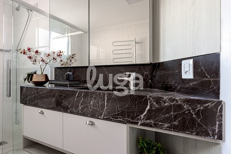 Maritime Retreat 1min from the Beach – BC