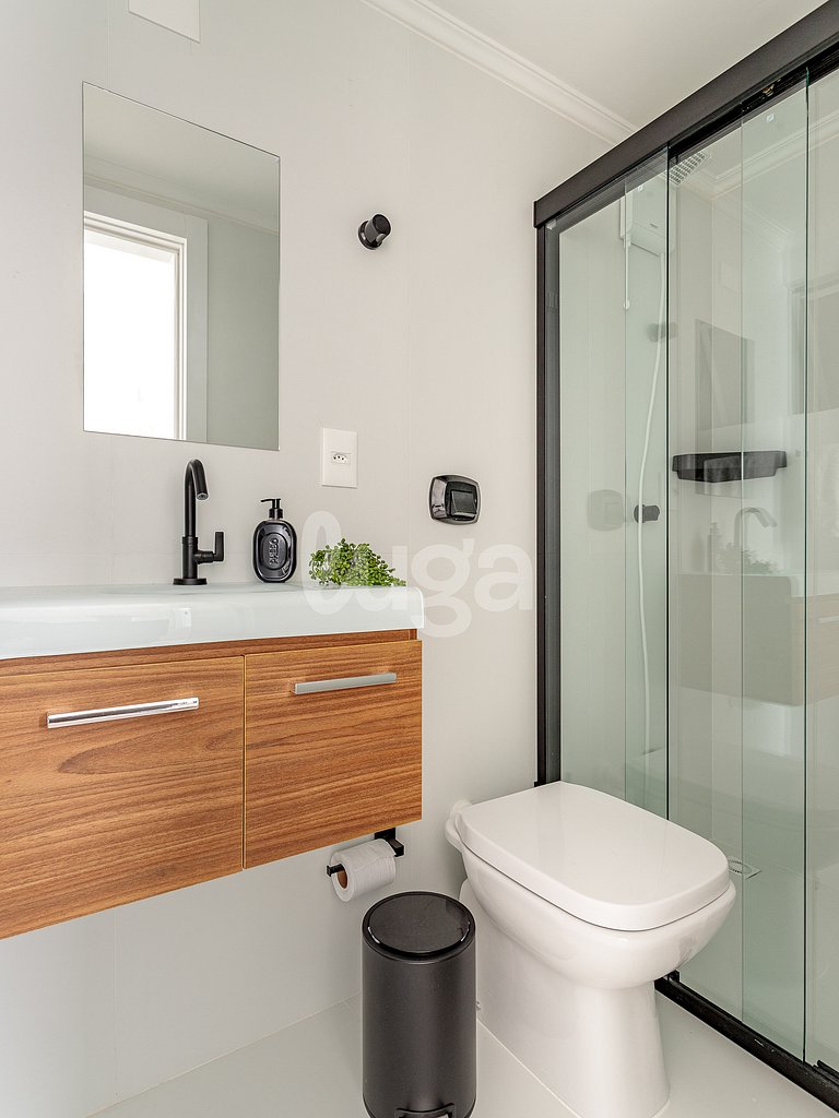 Maritime Retreat 1min from the Beach – BC