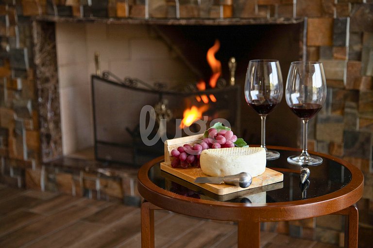 LUGA Sophisticated House with Panoramic View