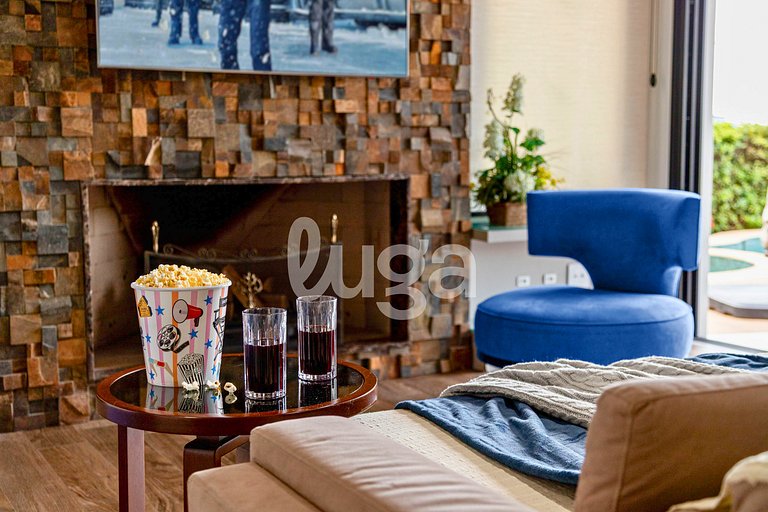 LUGA Sophisticated House with Panoramic View