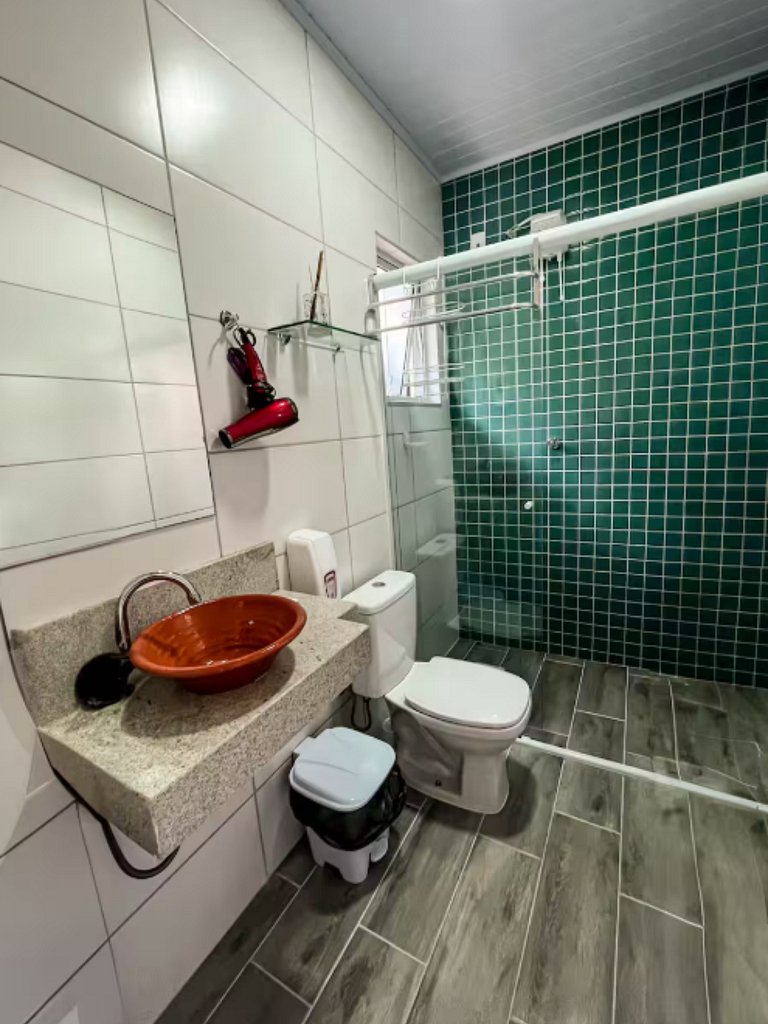 Brewer's Refuge: Suite 900m from Santinho Beach #2