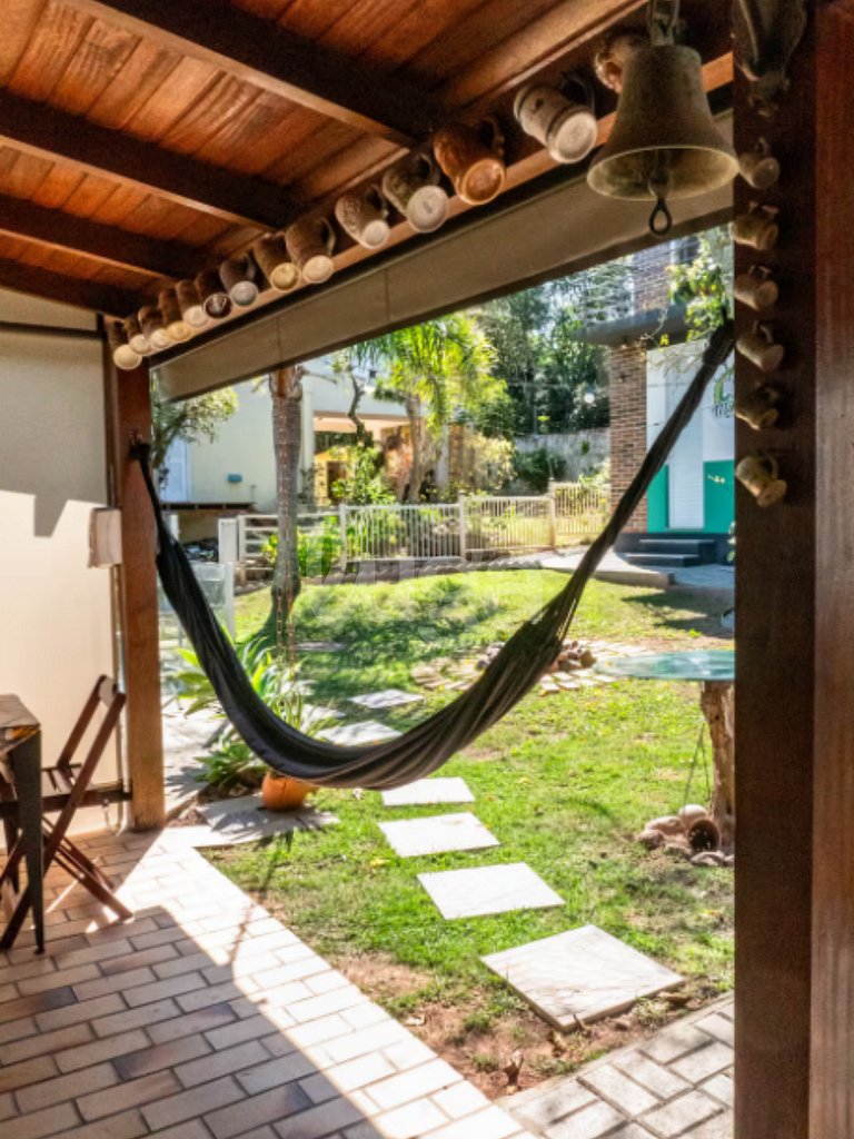 Brewer's Refuge: Suite 900m from Santinho Beach #2