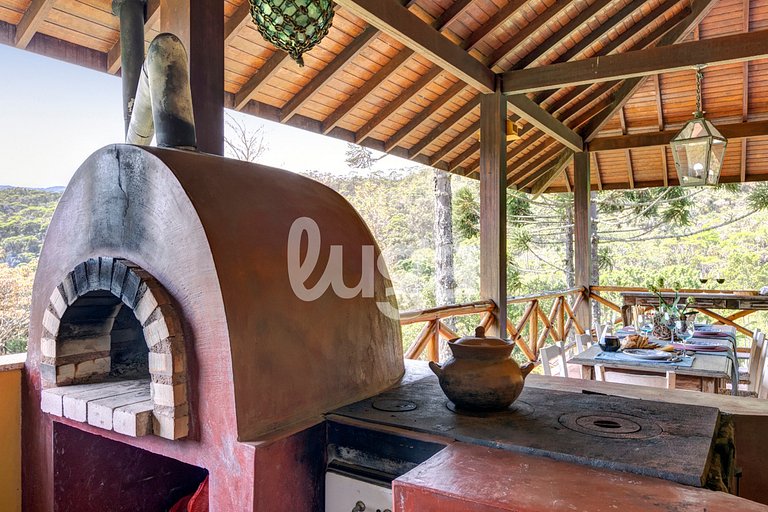 Mansión de la Emperatriz: Termas y Naturaleza