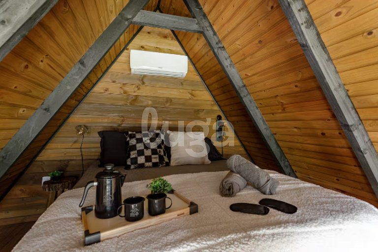 Retreat of the Spring: Chalet, Sauna, and Hot Tub in the Mou