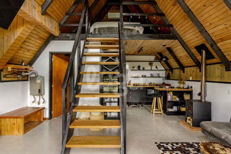 Retreat of the Spring: Chalet, Sauna, and Hot Tub in the Mou