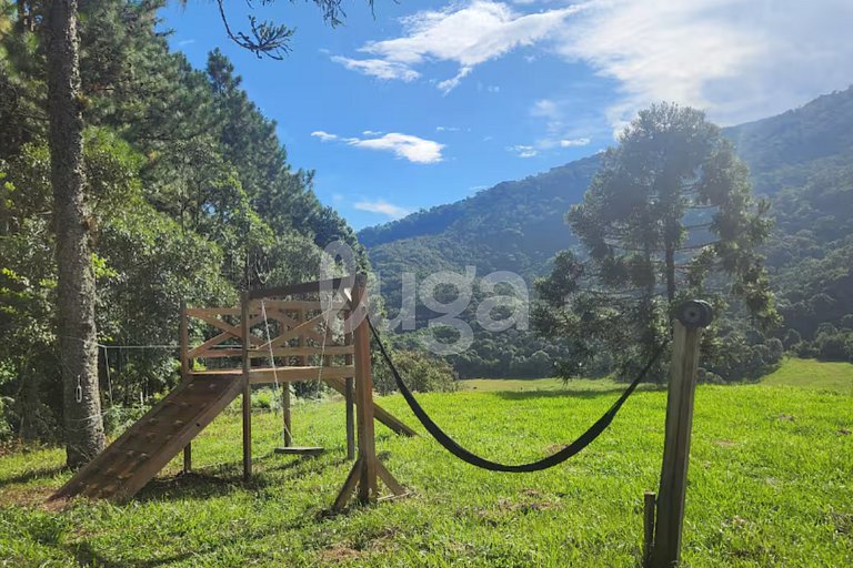 Retreat of the Spring: Chalet, Sauna, and Hot Tub in the Mou