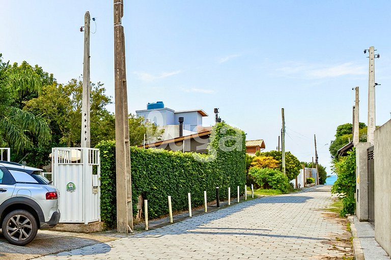 Refugio Cervejeiro: Suite 900m from Santinho Beach #1