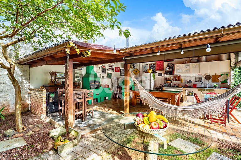 Brewer's Refuge: Suite 900m from Santinho Beach #2