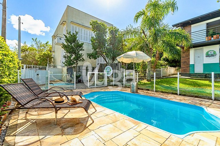 Brewer's Refuge: Suite 900m from Santinho Beach #2