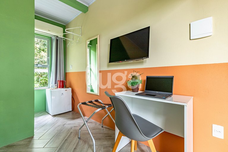 Brewer's Refuge: Suite 900m from Santinho Beach #2