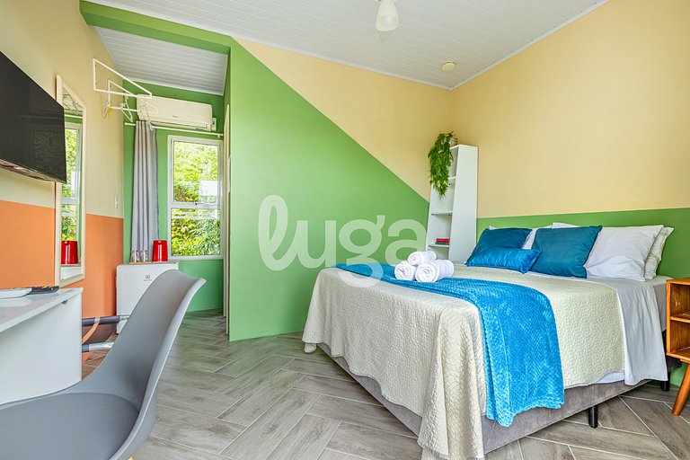 Refuge des Brasseurs : Suite à 900 m de la plage Santinho nu