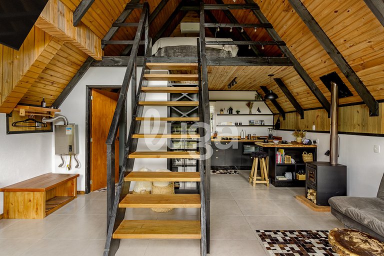 Retreat of the Spring: Chalet, Sauna, and Hot Tub in the Mou