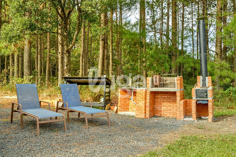 Retreat of the Spring: Chalet, Sauna, and Hot Tub in the Mou