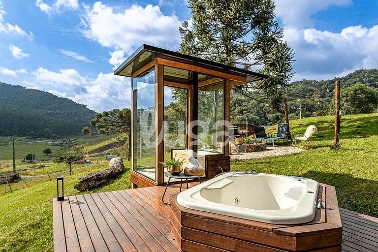 Retreat of the Spring: Chalet, Sauna, and Hot Tub in the Mou