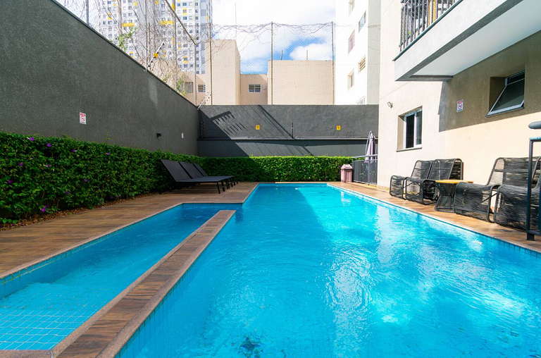 LUGA Entire apart with pool 10 minutes Liberdade