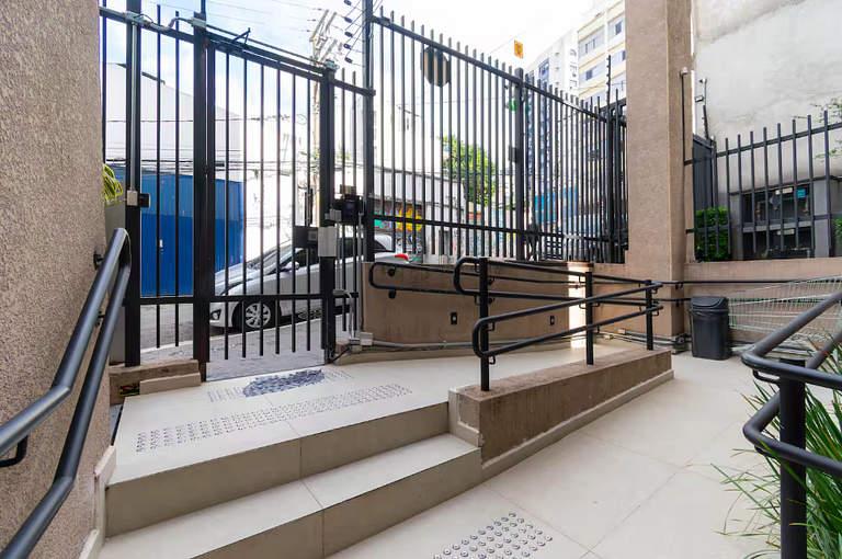LUGA Apto completo c/piscina a 10min da liberdade