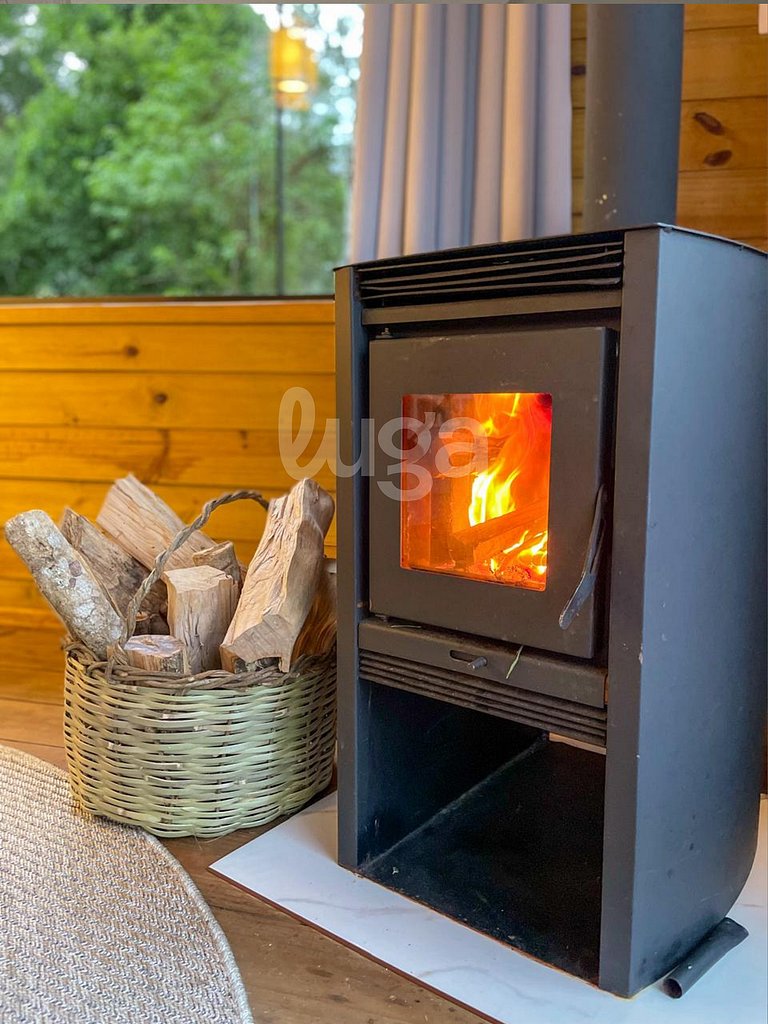 LUGA Cozy Cabin with View and Hot Tub