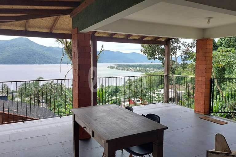 PLACE: Cozy House at Praia Mole