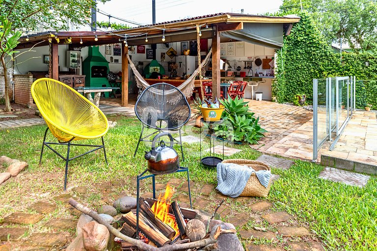 Refuge des Brasseurs : Suite à 900 m de la plage Santinho nu