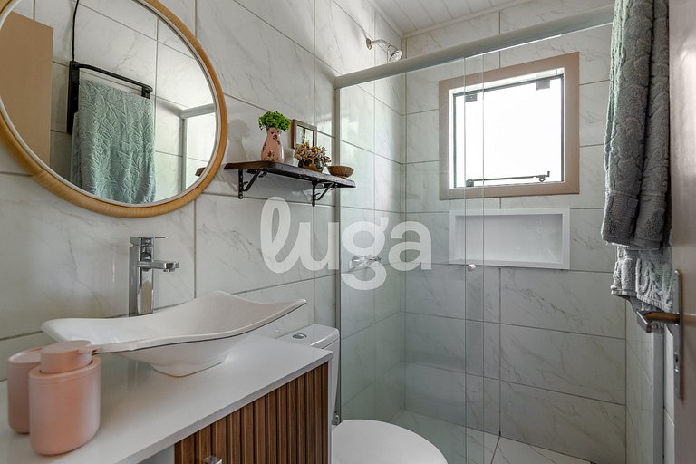 LUGA Cozy Cabin with View and Hot Tub